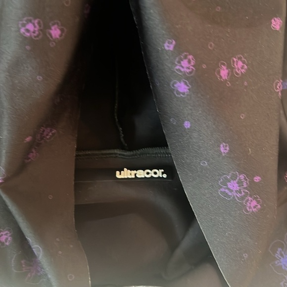 Ultracor Serendipity Pink Patent Cropped Hoodie and Sprinter High Leggin… - Picture 13 of 15